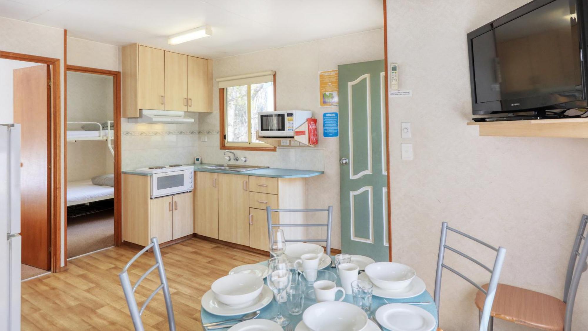 Deniliquin Riverside Caravan Park Экстерьер фото
