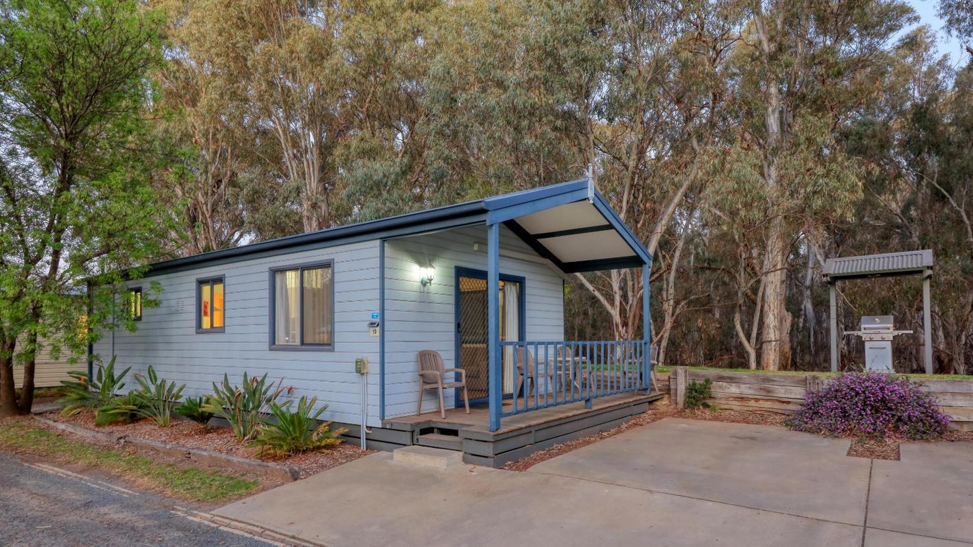 Deniliquin Riverside Caravan Park Экстерьер фото