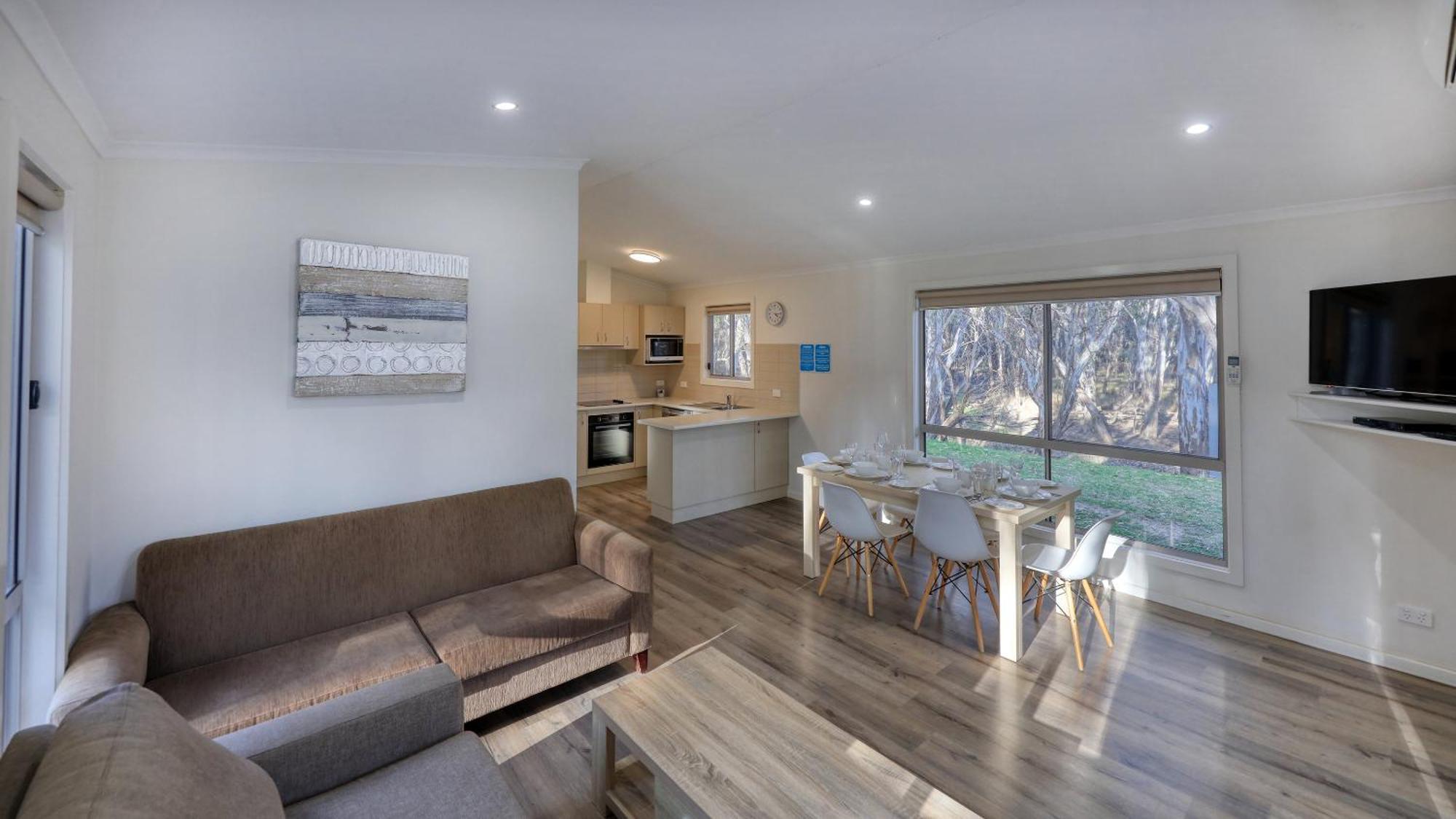 Deniliquin Riverside Caravan Park Экстерьер фото