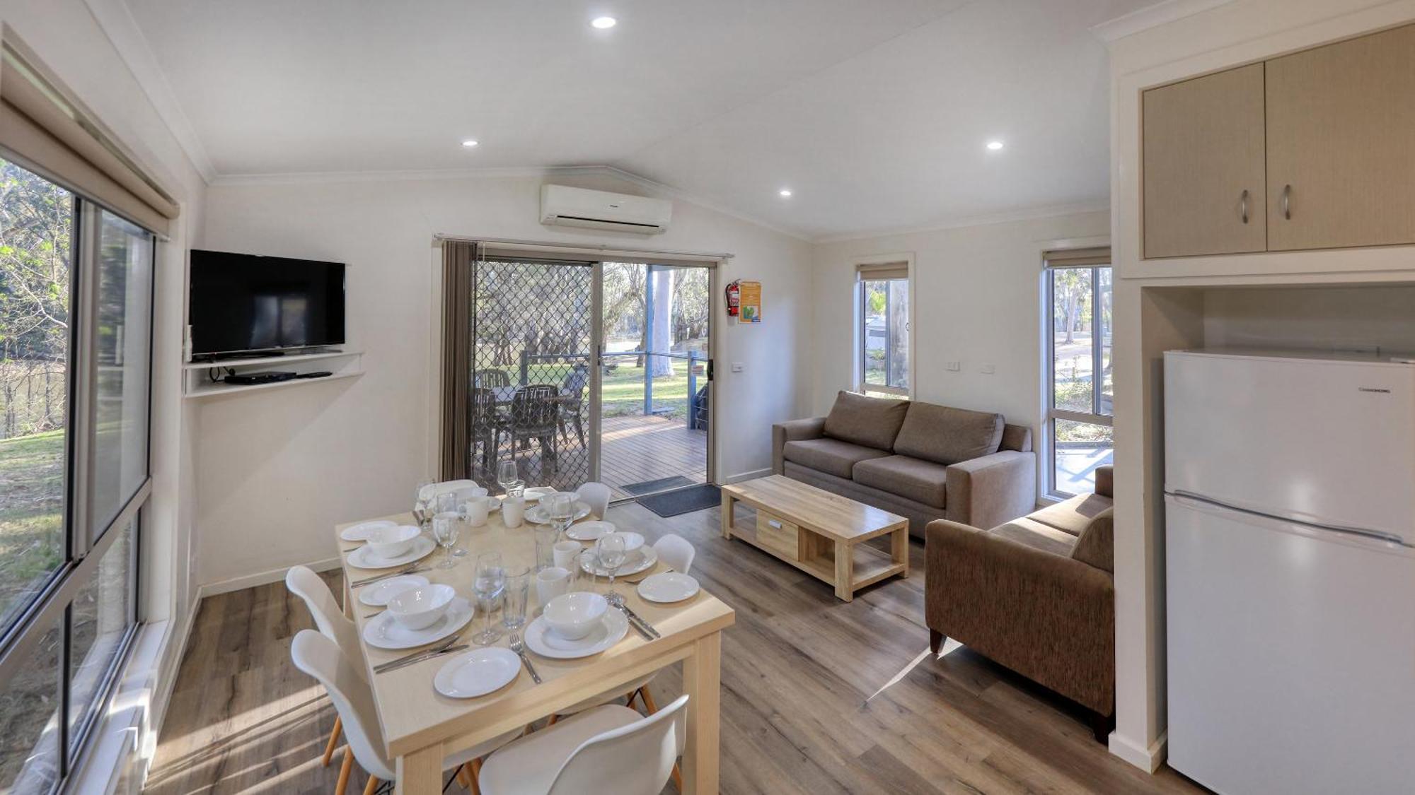 Deniliquin Riverside Caravan Park Экстерьер фото