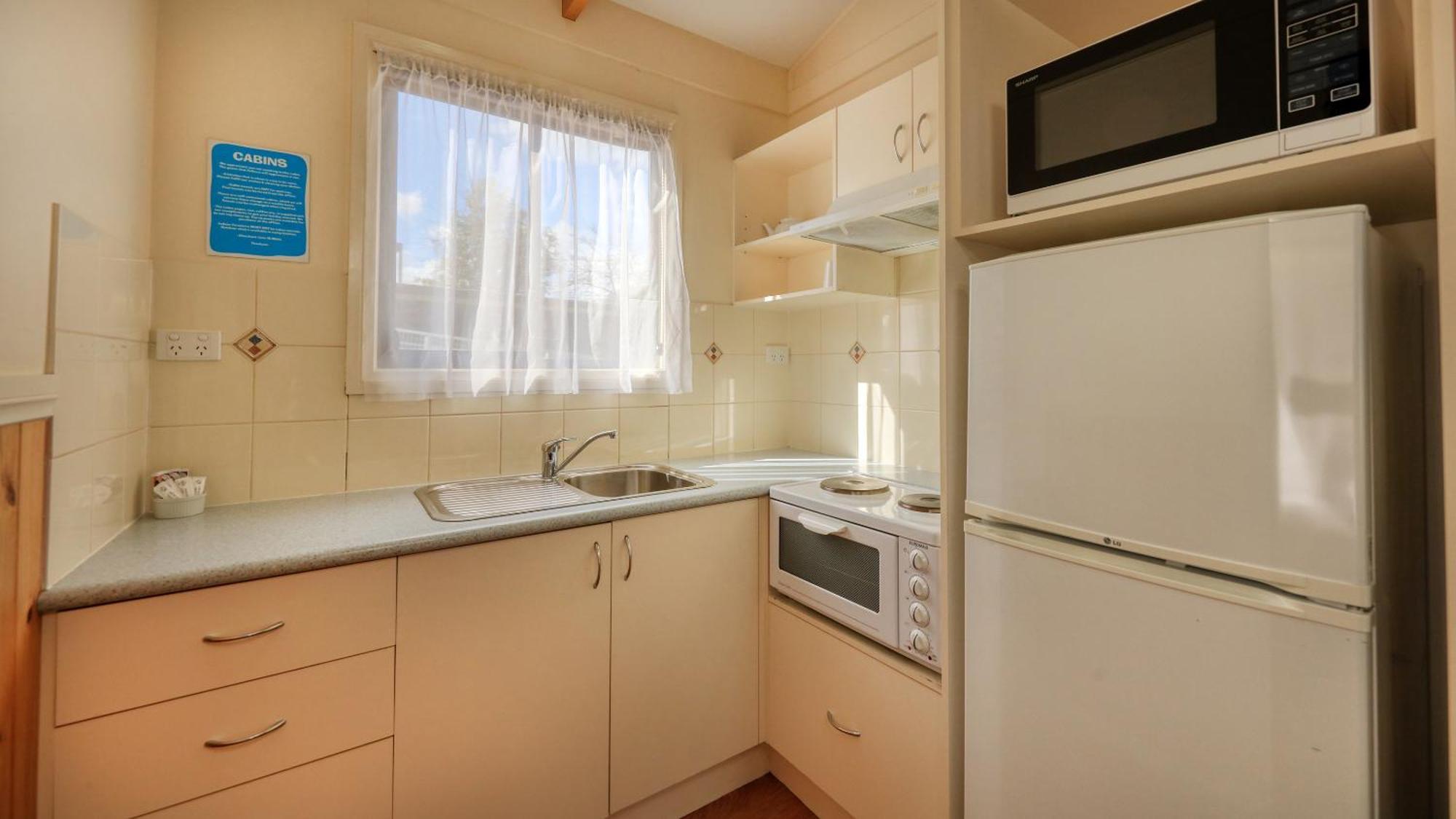 Deniliquin Riverside Caravan Park Экстерьер фото
