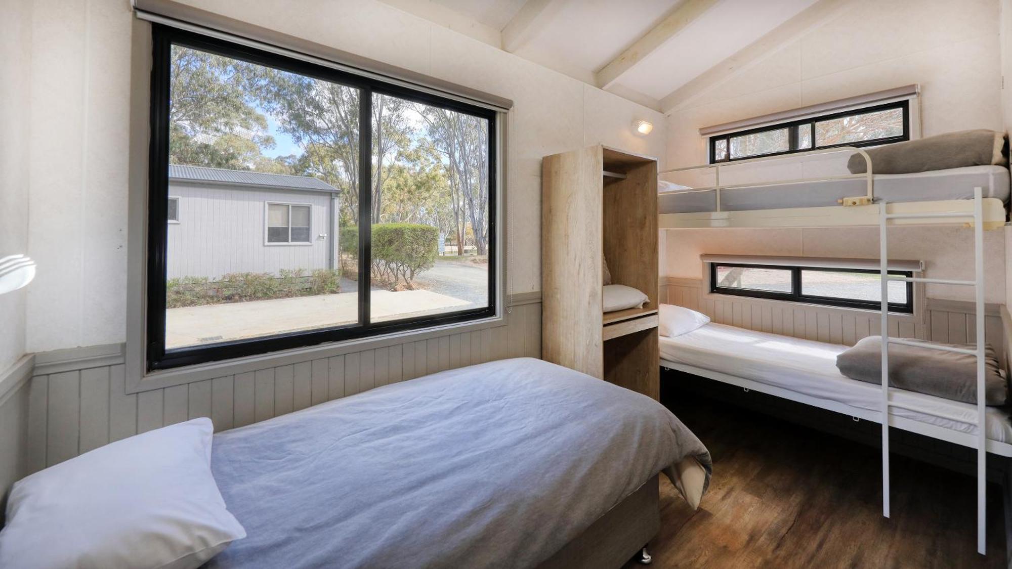Deniliquin Riverside Caravan Park Экстерьер фото